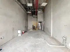 SHOP I SHELL AND CORE I WITH TOILET
