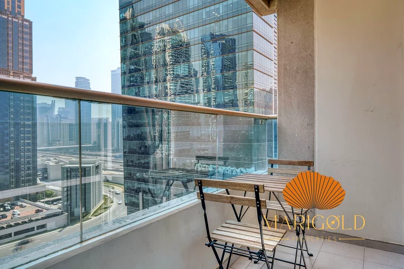 SPACIOUS | BRIGHT | WELL MAINTAINED | CLOSE TO PARK63987523160706113