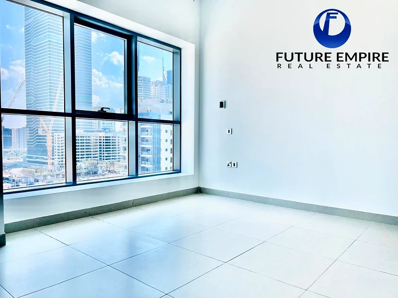شقة فاخرة 3 غرف نوم + خادمة | جديدة بالكامل | مطبخ مجهز63768441063043112