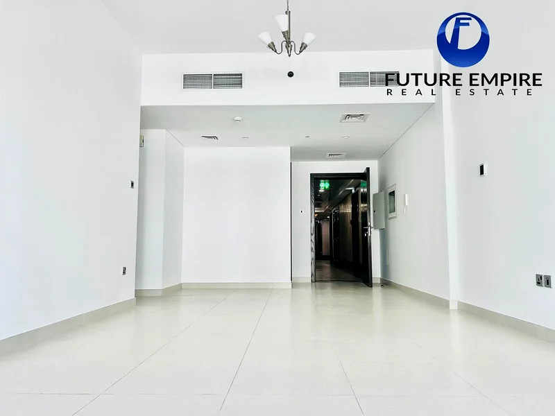 شقة فاخرة 3 غرف نوم + خادمة | جديدة بالكامل | مطبخ مجهز63768441063043114