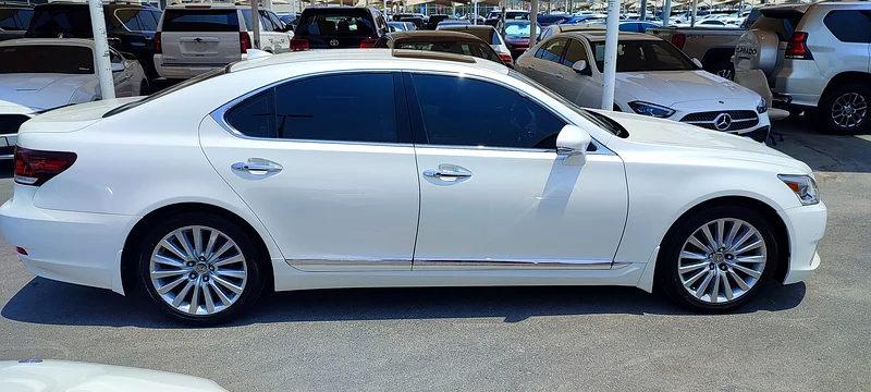 Gulf Lexus LS460 2014, agency paint, no accidents63406917441537111
