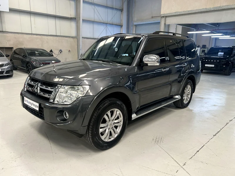 MITSUBISHI PAJERO GLS 3.8 | 4x4 | GCC SPECS | EXCELLENT CONDITION63489132489091112