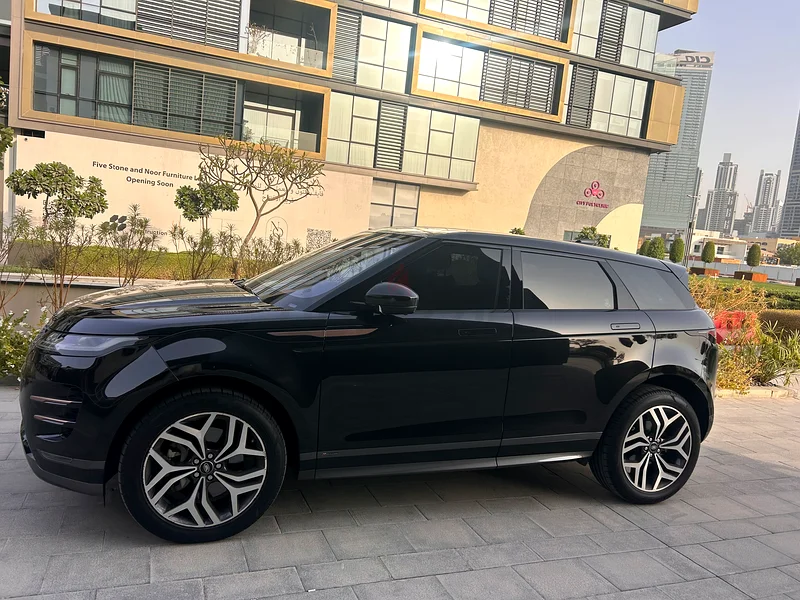 Range Rover Evoque - R-Dynamic P250 HSE - Fully Loaded. AlTayer Service Records63488875812737111