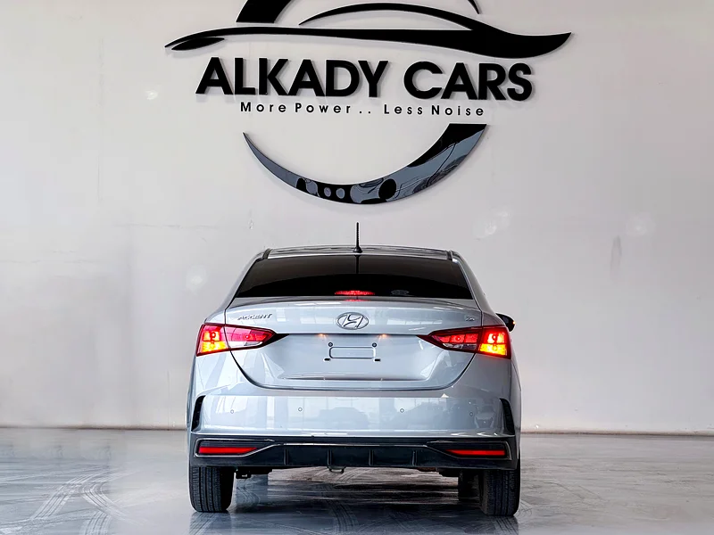HYUNDAI ACCENT SMART 1.6L 2023 MODEL GCC SPECS63406914332675113