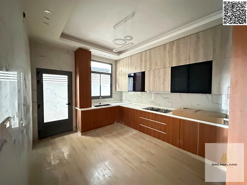 Corner villa, including registration fees, stone facing, two floors and a roof, with the possibility of easy bank financing. Freehold for all national63894883848579111