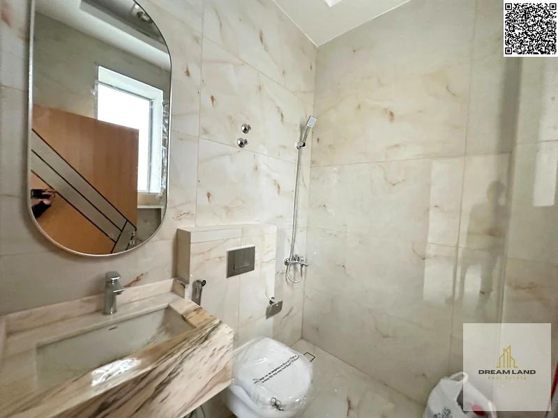 Corner villa, including registration fees, stone facing, two floors and a roof, with the possibility of easy bank financing. Freehold for all national63894883848579114