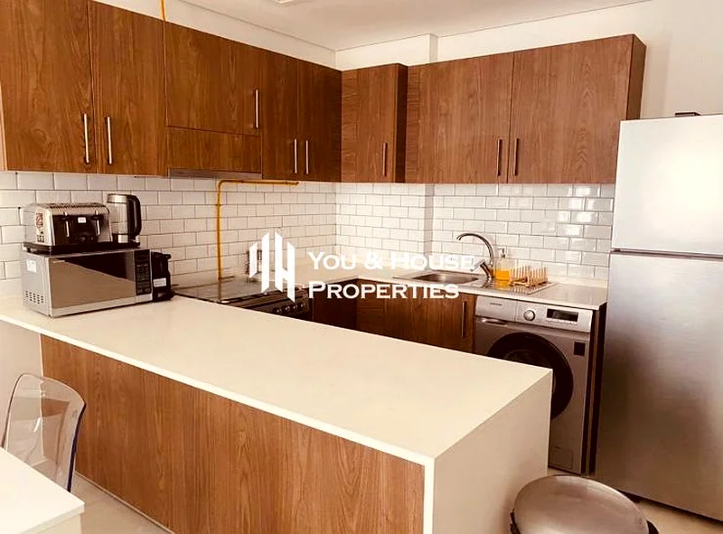 شقة فاخرة مؤثثة بالكامل - تشطيبات راقية - اتصل للاستفسار63786225857411113