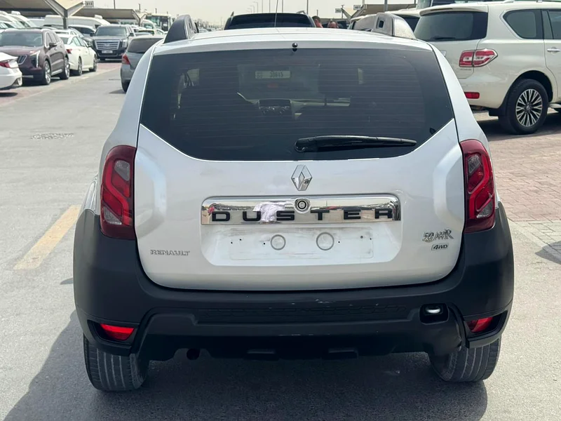 Renault Duster 2018 silver color GCC calen cR63491014134529114