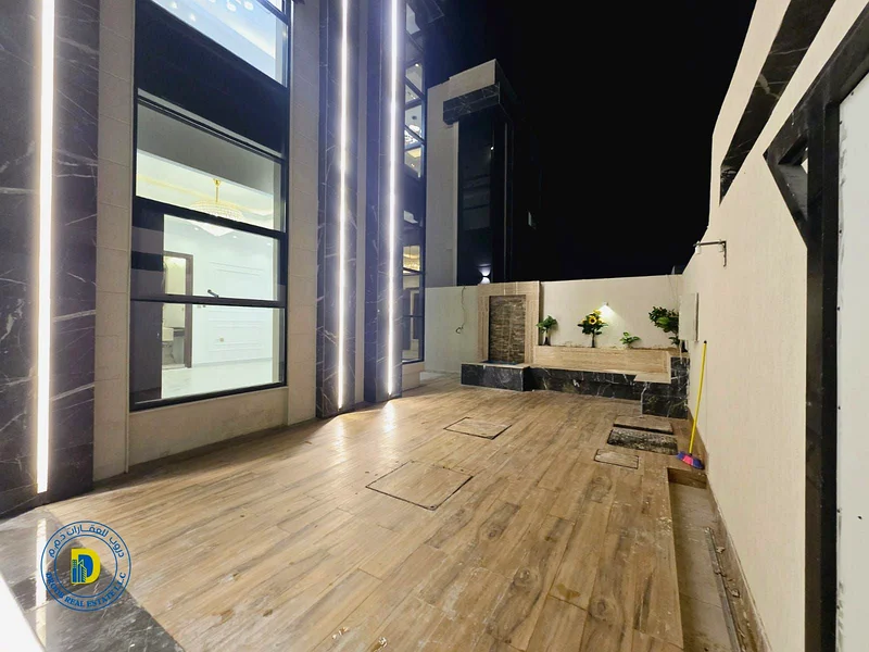 فيلا فاخرة بمساحة كبيرة في منطقة الهيلو 2. السعر يشمل رسوم التسجيل ورسوم الملكية.63895953785346113
