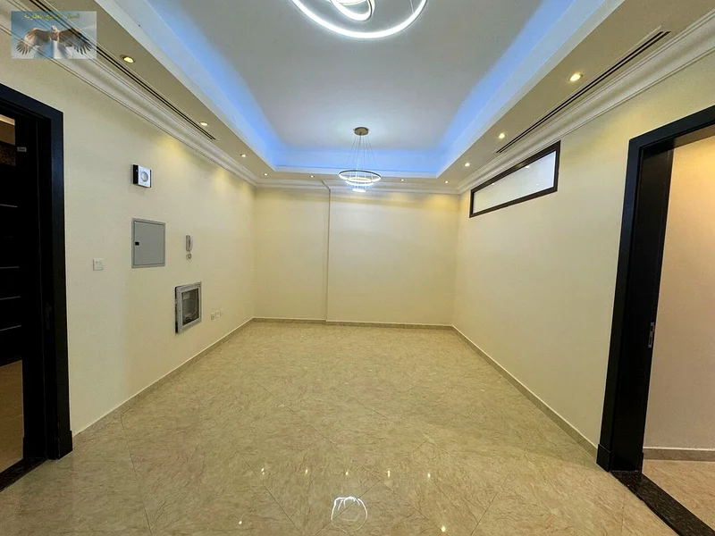 🛏️ 3 غرف نوم واسعة 🛋️ غرفة معيشة مريحة 🛁 3 حمامات 📦 غرفة تخزين (مخزن) 🚗 موقف سيارات مجاني 🏠 شقة نظيفة وجاهزة للانتقال63719604513537110