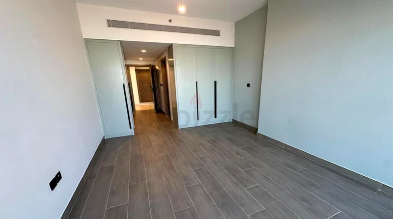 Stunning higher floor 2bhk corner unit available for rent. No commission direct from owner.63738669463171112