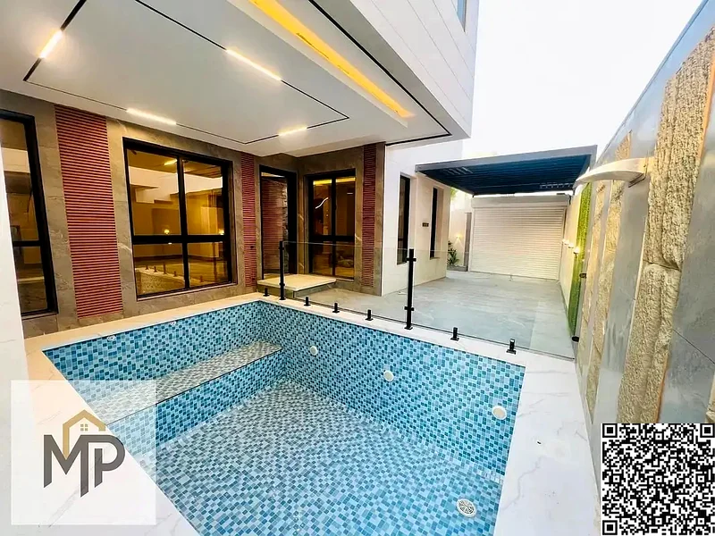 فرصة رائعة لامتلاك فيلا فاخرة تقع في قلب منطقة الهيليو 2 المتميزة بسعر جذاب يشمل الكهرباء والمياه63896405736451111