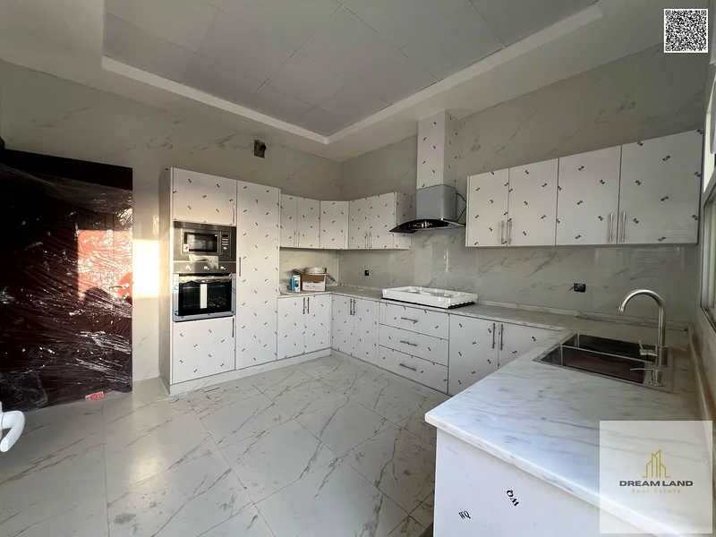 فيلا للبيع في منطقة الهيليو 2، تتكون من 3 غرف نوم وسطح. السعر يشمل رسوم التسجيل.63895009035267114