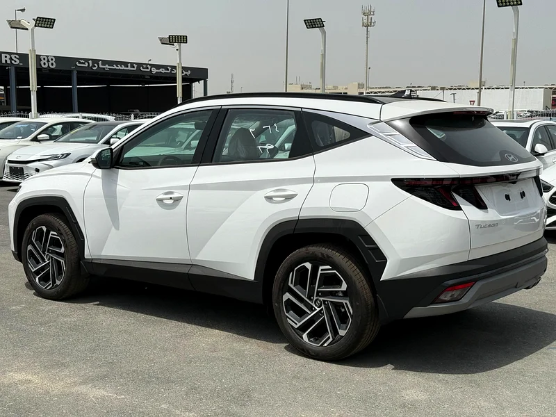 Hyundai Tucson full option63406909600769114
