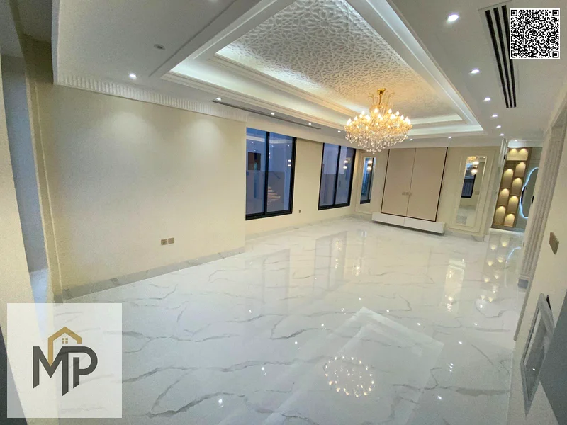 فيلا فاخرة بتصميم كلاسيكي في موقع متميز، السعر يشمل التسجيل والملكية ورسوم الكهرباء والمياه.63896181593859114