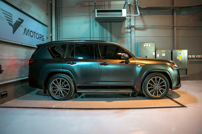 Lexus LX600 F sport 2023 first owner GCC63489518001666112