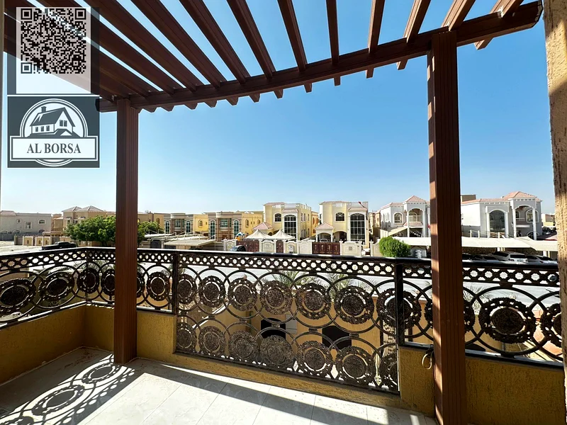 للبيع، فيلا في المويحة 1، سكنية وتجارية، بجانب الخدمات وقريبة من شارع الشيخ عمار، خمس غرف، مجلس، ثلاث ح63868943803906114