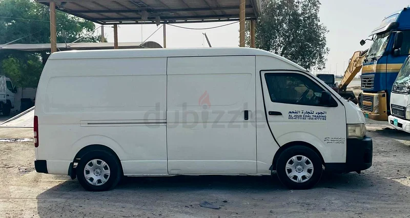 Toyota hiace ( Cargo Van )63484347837825111