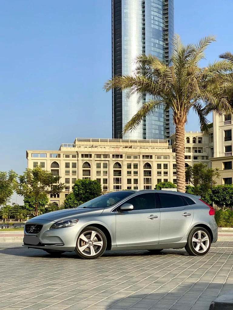 Volvo V40 T5  2014  GCC Specs  Excellent Condition63491240977025113