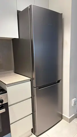 Siemens letest model top fridge bottom freezer like new condition