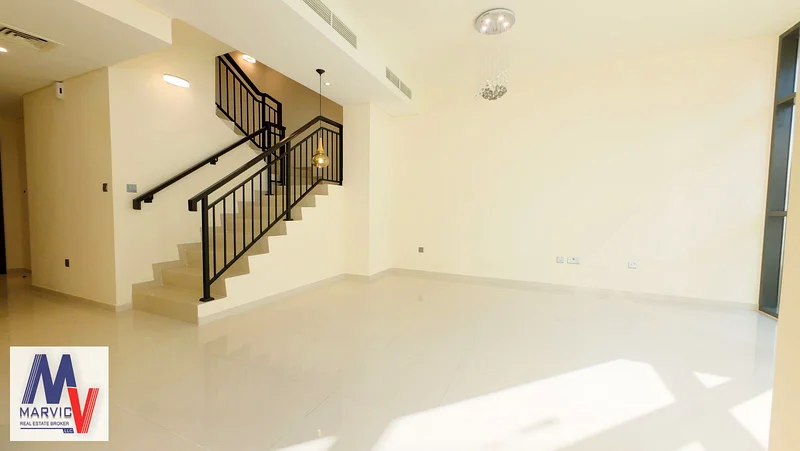 Spacious/R2M-14/Vacant63741620125443112