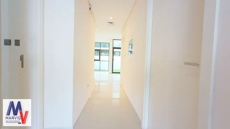 Spacious/R2M-14/Vacant63741620125443113