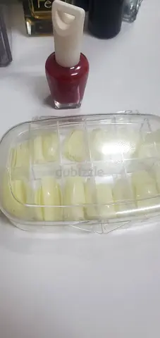 Stylish Press-On Nails  Nail Polish Set