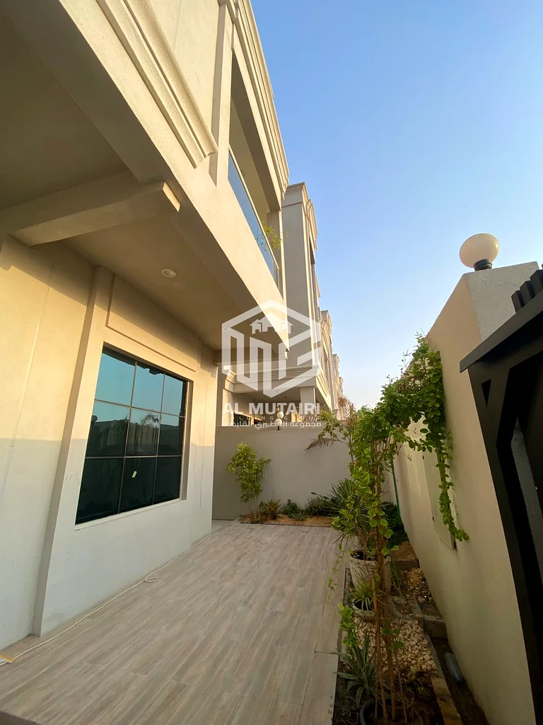 For sale, a luxurious villa in the Al Alia area, Ajman. A unique opportunity to own a villa with a modern, elegant design and luxurious finishes. Firs63877480539650111