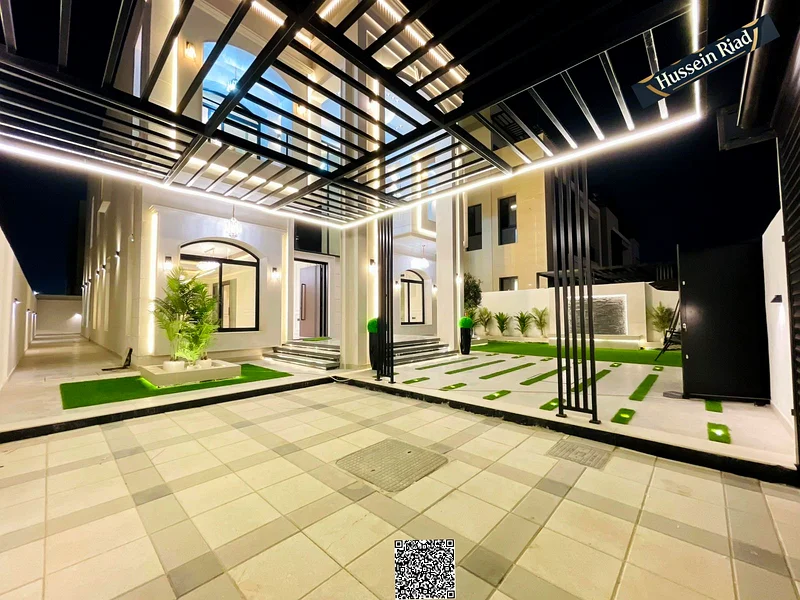 The most luxurious villas for sale with a classic design, a large garden, a roof, 5 master rooms, no service fees, and free ownership for all national63880389120515114