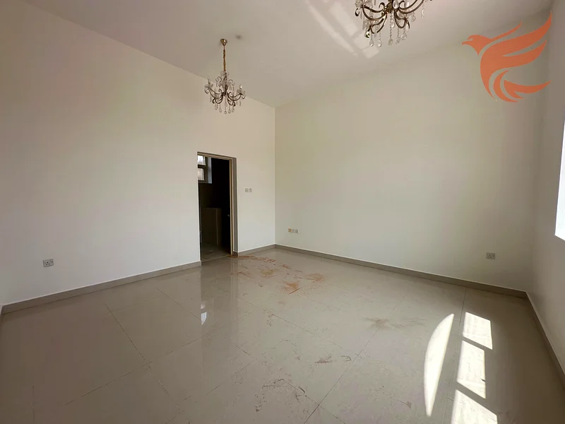فيلا مكونة من غرفتين نوم وغرفة خادمة للإيجار في الدحيت الجنوبية63814659660931114