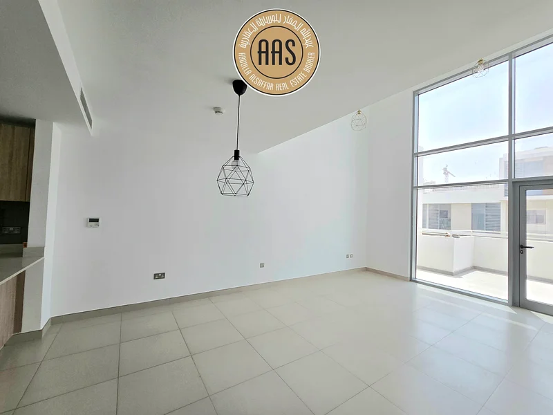 واسع! وحدة ركنية! مع خادمة وغرفة دراسة! جميع المرافق! تراس كبير63750920951811113