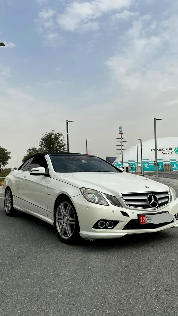 MERCEDES E250 CABRIO FROM FEMALE DRIVER63488410815362112