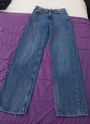 Stylish Vintage High-Waisted Jeans for Sale!