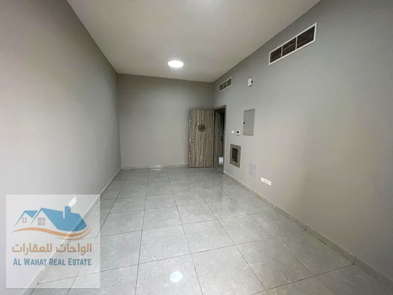 🏠 شقة للايجار السنوي للسكان الأوائل - غرفة نوم واحدة وصالة 📍 عجمان - الجرف 3 | على شارع رئيسي ✨ المواصفات: غرفة نوم واحدة وصالة63714352473987110