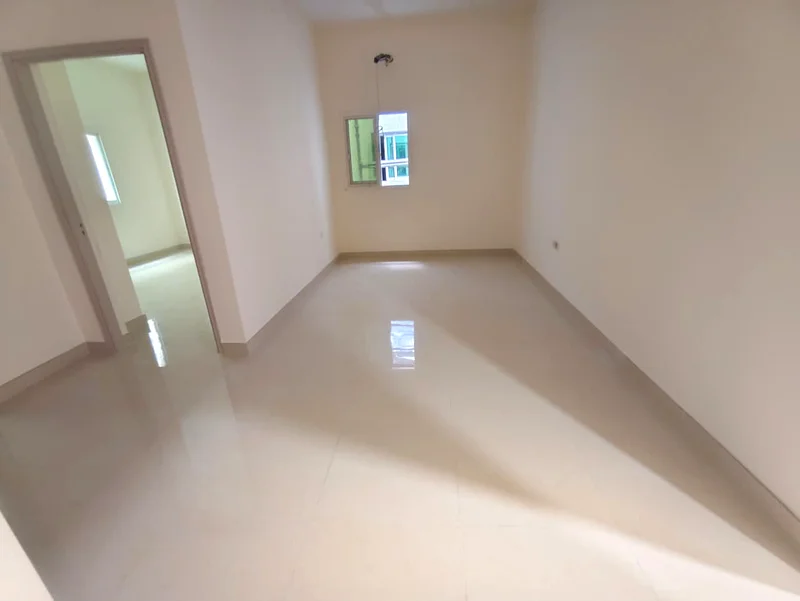 شقة جديدة بالكامل بغرفة نوم واحدة ومكيف مركزي في مبنى عائلي بالقرب من مطعم تشيناي بسعر 31 ألف63703083389955110