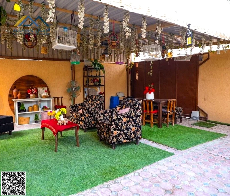 للبيع: فيلا فاخرة في موقع متميز - تشطيب ممتاز جدًا - مساحة بناء كبيرة - ملكية حرة، الجميرا 3، متضمنة الكهرباء، الماء،63879425119363112