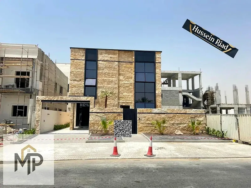 في منطقة عليا، بتصميم فاخر، يشمل رسوم التسجيل ورسوم الملكية، مع مساحة كبيرة، وبدون رسوم خدمة سنوية.63871519848322112