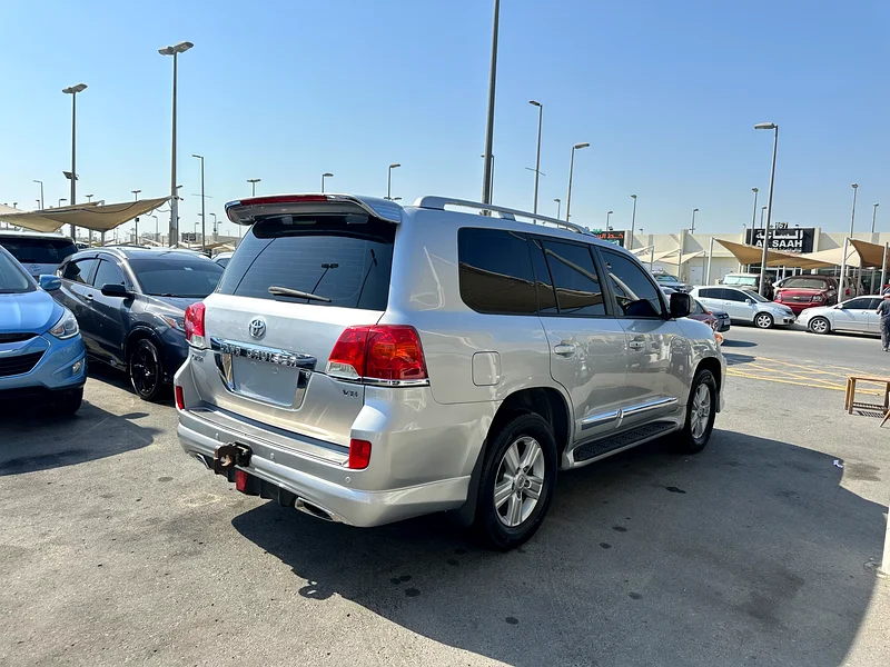 تويوتا لاند كروزر 2012 GXR V863484694108803113