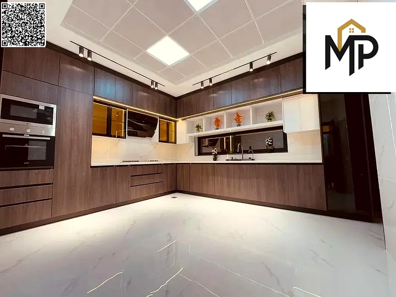 Villa for sale directly from the owner with a 20-meter front setback and a stone facade. The villa includes registration and ownership fees.63896979553665114