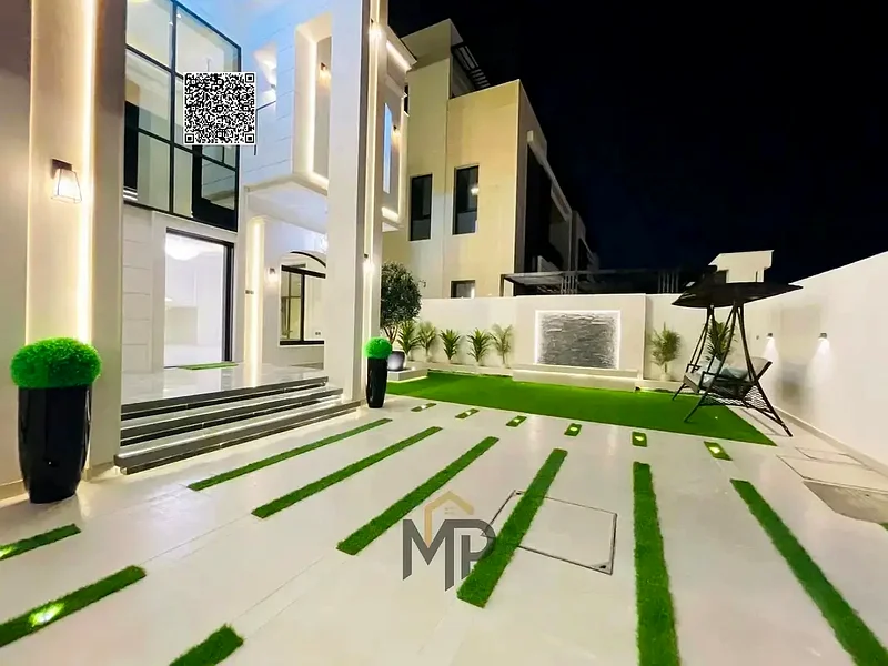 الفيلا الفاخرة للبيع بتصميم كلاسيكي، تحتوي على حديقة كبيرة، سطح، 5 غرف ماستر، بدون رسوم خدمة، وتملك حر لجميع الجنسيات63880279700354114