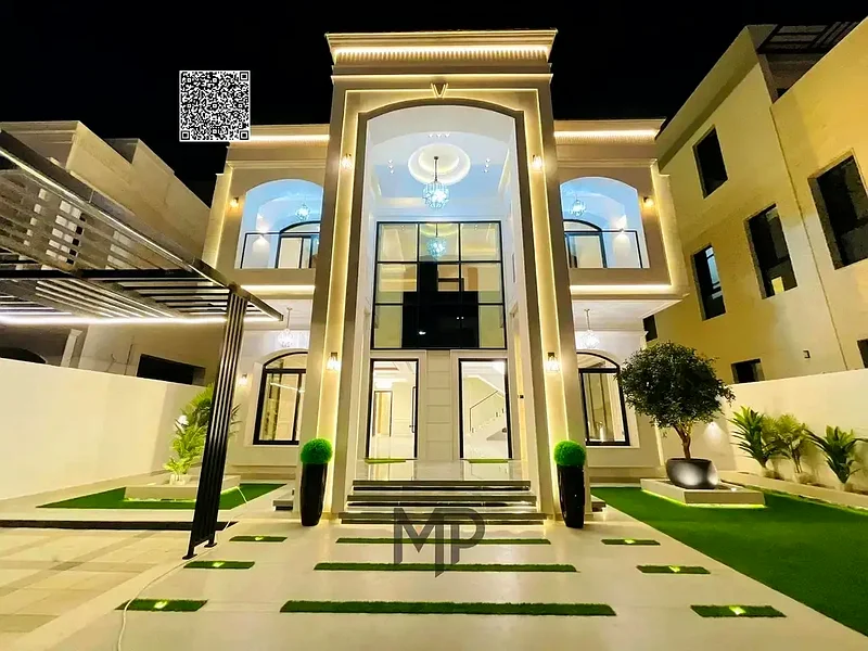 الفيلا الفاخرة للبيع بتصميم كلاسيكي، تحتوي على حديقة كبيرة، سطح، 5 غرف ماستر، بدون رسوم خدمة، وتملك حر لجميع الجنسيات63880279700354113