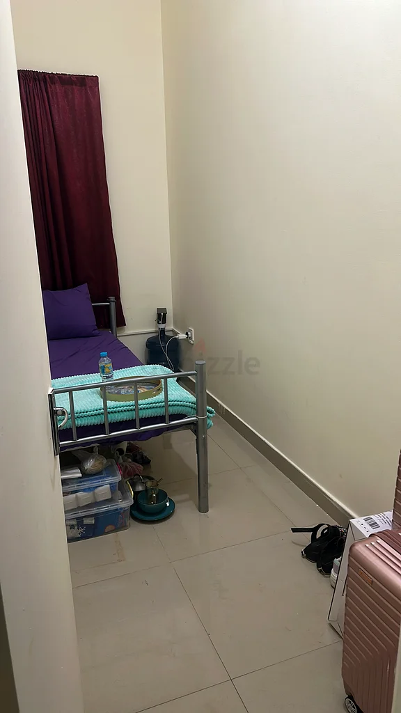 غرفة صغيرة منفصلة متاحة لشخص واحد634858536277771116