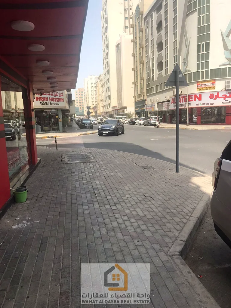مساحة كبيرة / معيشة سهلة / جميع الخدمات متوفرة / بإطلالة مريحة63622988228099113
