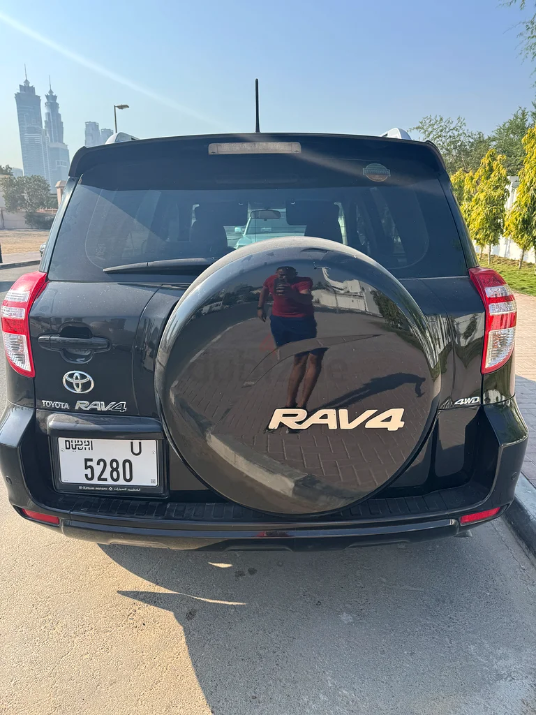 Toyota RAV4 2012GCC AWD Limited Top option sunroof service history from ALFUTTAIM single lady driven63484694392450112