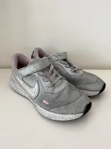 Nike Revolution Children’s Trainers