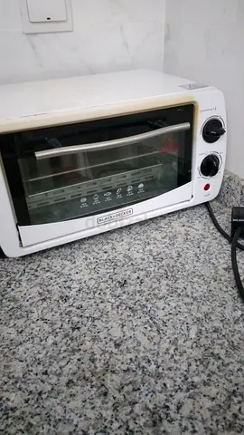 ELECTRIC OVEN BLACK AND DECKER FOR URGENT SALE