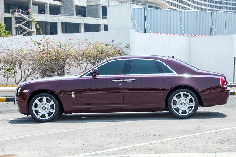 رولز رويس غوست 2010 (أميال قليلة )63490305068419112