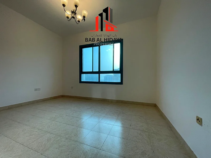 قريب من المترو شقة من غرفة نوم واحدة مع حمامين وجميع وسائل الراحة63755996289155111