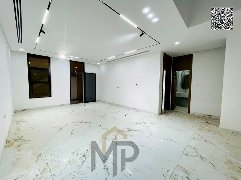 For sale, a corner villa in Al Helio 2 - Ajman, directly from the owner, in a prime location and excellent area. Registration fees included.63896979899137114