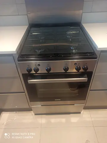 Siemens letest model 4 burner full gas cooking range